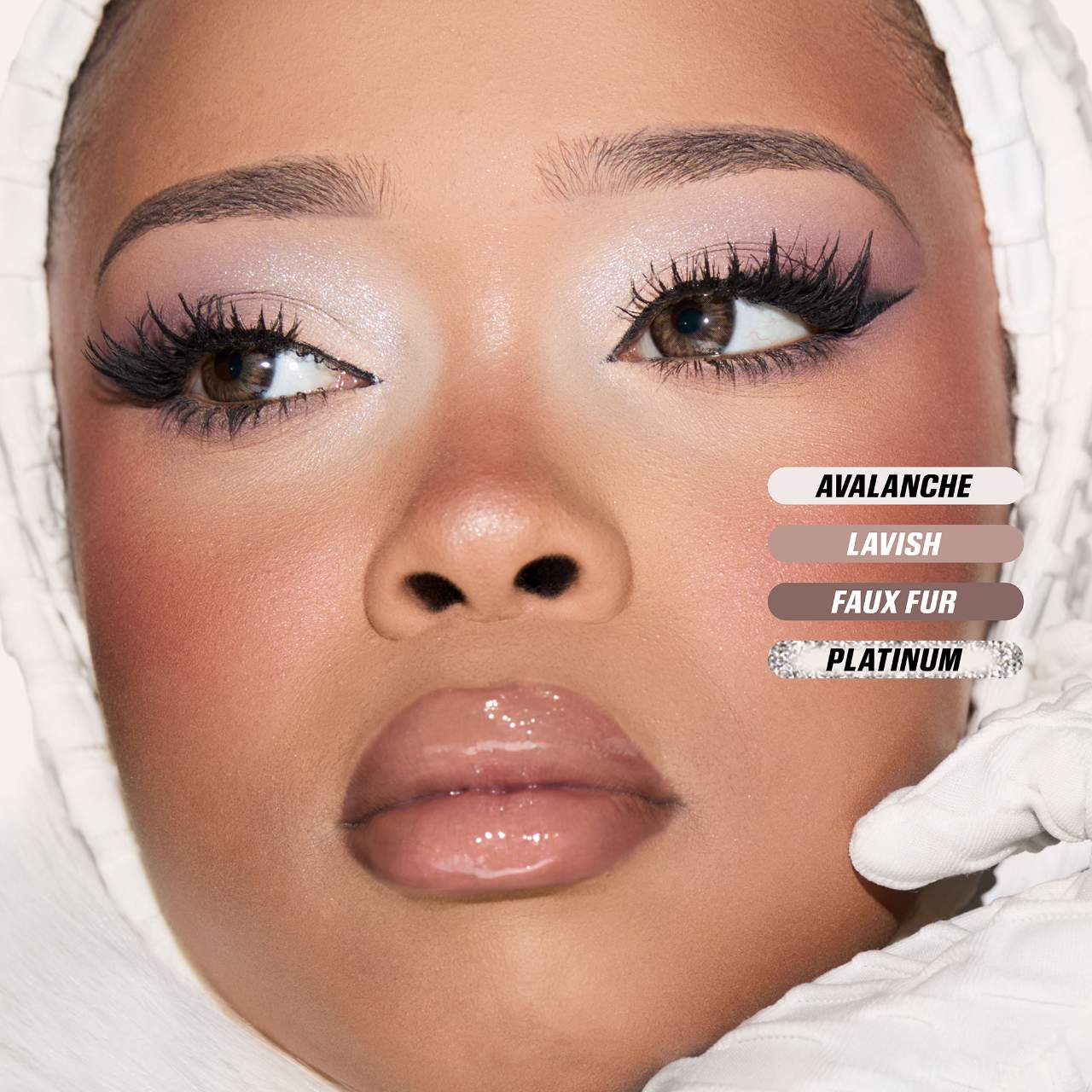 HUDA BEAUTY ICY NUDE EYESHADOW PALETTE